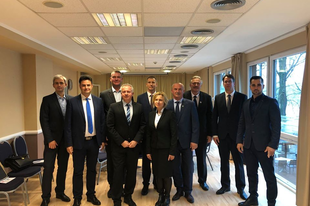 CSŐZIK LÁSZLÓ IS CSATLAKOZOTT: Szövetségre lép tíz ellenzéki vezetésű megyei jogú város