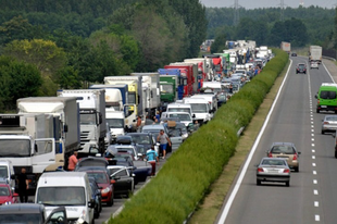 HAMARABB BŐVÍTIK AZ M1-ES AUTÓPÁLYÁT? Vagy mégsem bővítik? Újraírják az autópálya-építési terveket!