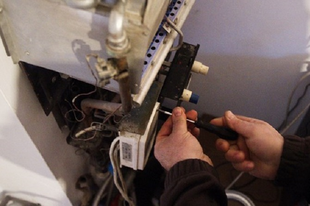 MÉSZÁROSNAK IS VISSZA KELL TÉRNIE A SZAKMÁBA? Brutálisan kevés a gázszerelő, egy javításra hetekig várni kell Érden is