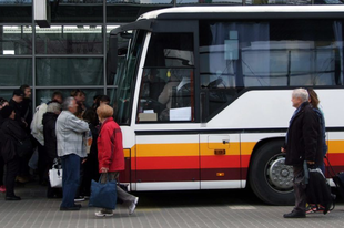 AZ GYŐRIEKNEK IS KÖNNYÍTÉS: két nappal tovább használhatóak az októberi helyközi bérletek