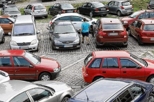 GYŐRBEN EGYELŐRE NEM ALAKÍTJÁK ÁT AZ INGYENES PARKOLÓT: Egy pályázat sem érkezett