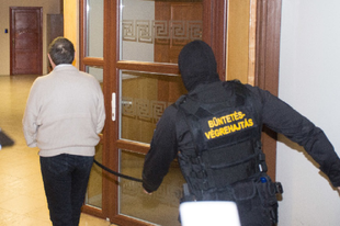 ERRE SENKI NEM SZÁMÍTOTT: Ki­en­ged­ték a vil­lany­sze­re­lők meg­ölé­sé­vel gya­nú­sí­tott vál­lal­ko­zót