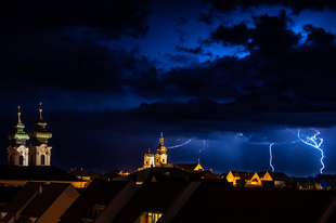 Föld hívja Győrt! Kapcsolj ki, hogy tovább élhess: március 24-én, egyetlen órára!