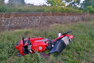 HALÁLOS MOTORBALESET GYŐR ÉS NYÚL KÖZÖTT! Fának ütközött a kétkerekű sofőrje