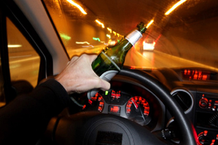 ITAL NÉLKÜL MIÉRT NEM MEGY? Két részeg sofőrt fogtak el egy nap alatt Győrben: mennyien lehettek még?