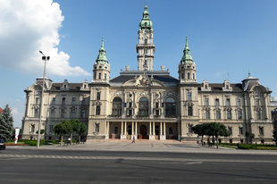 Tájékoztató szolgáltatásokról  és nyitva tartásokról október 23-án Győrben