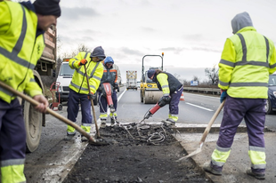 HOLNAPTÓL ÚJABB SZAKASZON KEZDŐDIK AZ M1-ES FELÚJÍTÁSA! Ha nagy dugót lát, ne ijedjen meg 