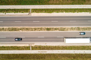 Hétfőn már az új, négysávos 1-es főúton haladhatnak az autók Győrben