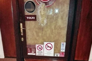 GYORSAN FÜLÖN CSÍPTÉK A GYŐRI RENDŐRÖK! Nem tetszett neki a kirakat