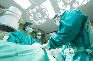 ÖSSZEOMOLHAT A BALESETI ELLÁTÁS: Komoly lépésre készülnek a baleseti sebészek