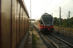 Nyílt pályán kényszerült megállni egy vasúti szerelvény Győrben
