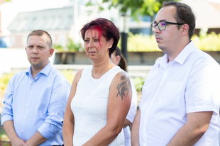 ZÁSZLÓT BONTOTT GYŐRBEN MINDENKI MAGYARORSZÁGA! Támogatják az ellenzéki polgármesterjelöltet