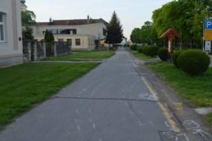 VISSZAESŐ AGRESSZOR: Fenyegette, majd szándékosan elgázolta a feleségét