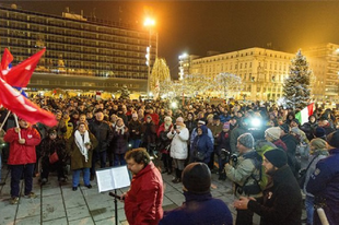 TEGNAP GYŐRBEN RENGETEGEN TILTAKOZTAK A RABSZOLGATÖRVÉNY ELLEN