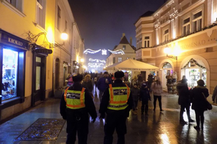 Állandó rendőri jelenlét az adventi vásárokon Győrben is