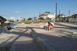 Egy csúnya betonvályú a győri Duna-parton, de legalább díjat kapott