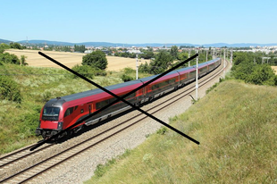 Szünetel a vasúti közlekedés! Ne várják a Railjeteket Győrben, rejtélyes okokból ideiglenesen megszűnt Hegyeshalomnál Ausztria felé a vasúti forgalom.