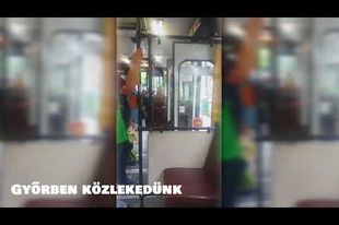 TÚLÉLŐ BUSZJÁRAT GYŐRBEN? Nyitott ajtókkal közlekedett egy busz a városban