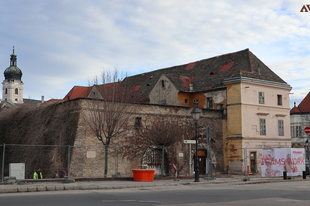 Győrtől csak erre a kalmár szellemre telik? A győri vár utolsó szeglete