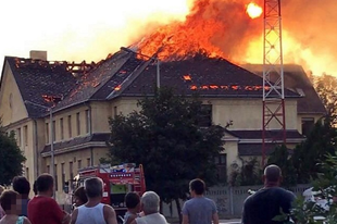 MOSONMAGYARÓVÁRI BRUTÁLIS TŰZESET: Elfojtották a lángokat a Határőr utcában