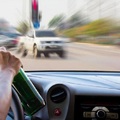 TATABÁNYÁN ELTILTOTTÁK A VEZETÉSTŐL: részegen karambolozott és utasa megsérült