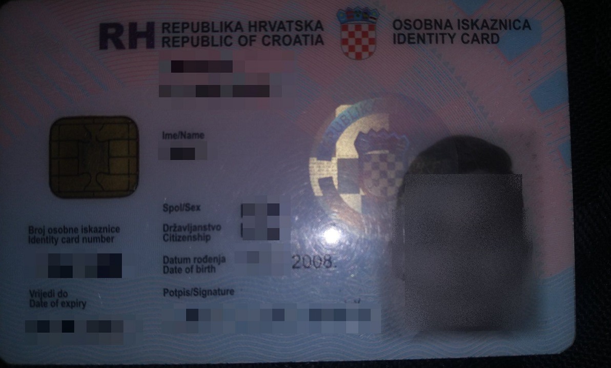 TATABÁNYÁN MÉG ÁTJUTOTT A 13(!) ÉVES SOFŐR: az M1-esen lekapcsolták a horvát “embercsempészt”
