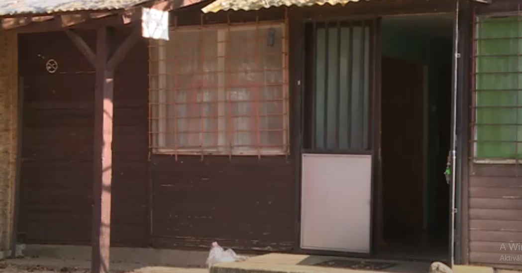 VIDEÓS MAGYARÁZKODÁS A TATABÁNYAI HIVATALTÓL: Ezért nem működik a Balatonakali tábor!