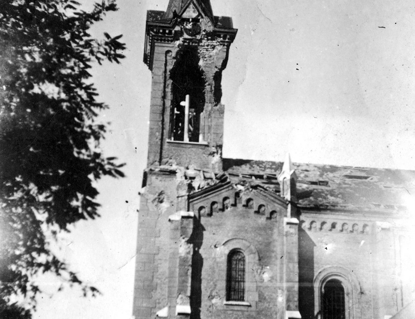 SZÉTBOMBÁZOTT BÁNHIDAI TEMPLOMTORONY! Lokálpatriótáknak (is) erősen ajánlott