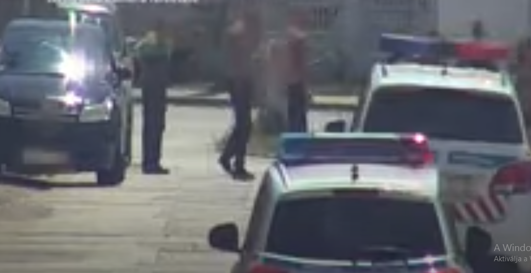 VIDEÓN A BRUTÁLIS CSALÁDI VEREKEDÉS TATABÁNYÁN! Négy rendőrautóval érkeztek a helyszínre