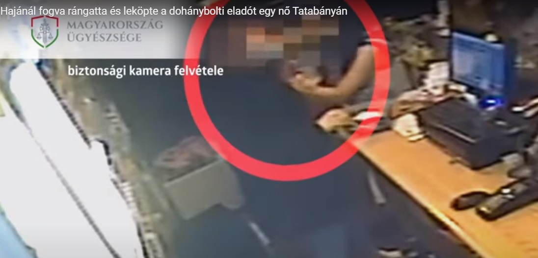 VIDEÓN A TATABÁNYAI DOHÁNYBOLTOS TÁMADÁS: Haját tépte, leköpte az eladót a részeg nő