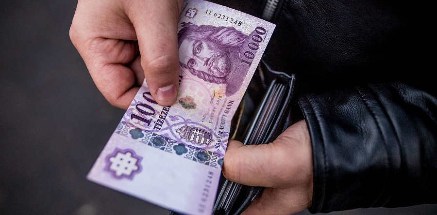 TATABÁNYÁN IS NAGYON FIGYELJEN: Már a januári fizetés is több lehet, ha időben nyilatkozunk