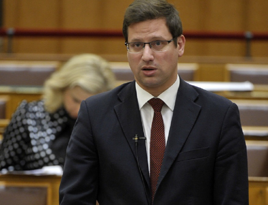 GAZDAGOK LESZÜNK, CSAK IMÁDKOZZUNK! Újabb “jópofa” fideszes politikus