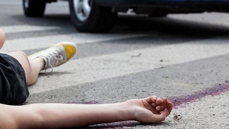 SZABÁLYTALAN GYALOGOST GÁZOLT A GONDATLAN SOFŐR: a tatabányai ügyészeknél 100 ezret ér
