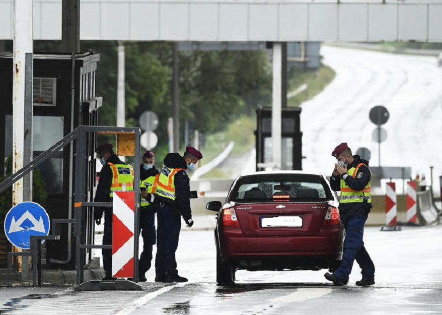 MEGINT EGY LAZÍTÓ INTÉZKEDÉS: Megszűnt a határellenőrzés a schengeni határokon