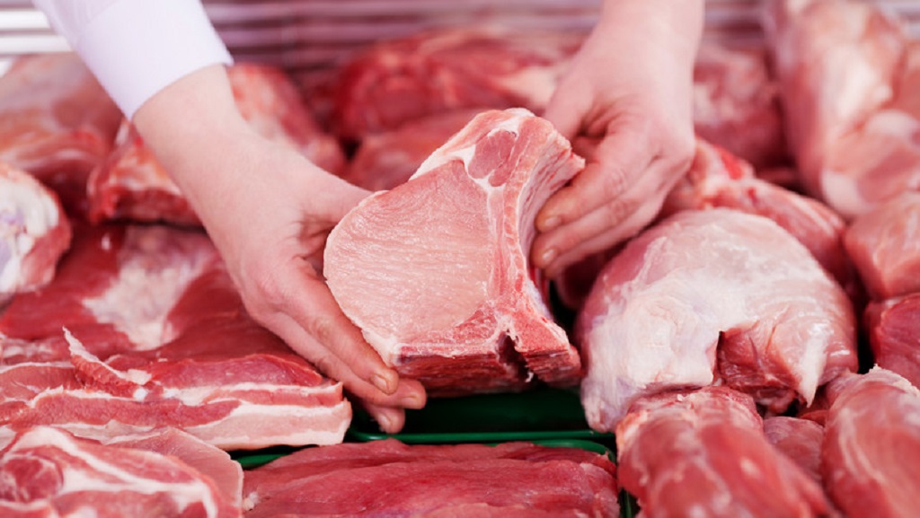 BRUTÁLIS VÁLTOZÁS A TATABÁNYAI HENTESEKNÉL IS:  A sertéshús drágább lehet, mint a marha