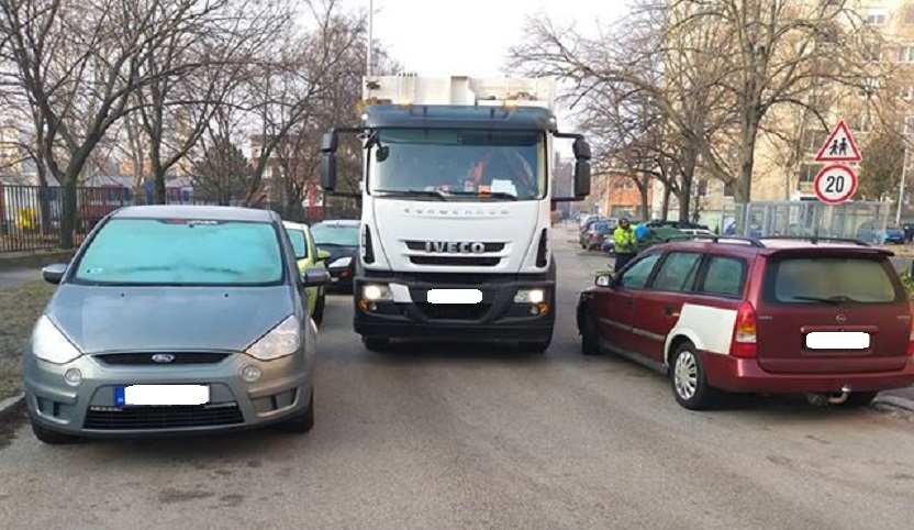 ROPPANT NAGY TAHÓK IS PARKOLNAK TATABÁNYÁN! Kérünk egy tankot a kukásautó elé!