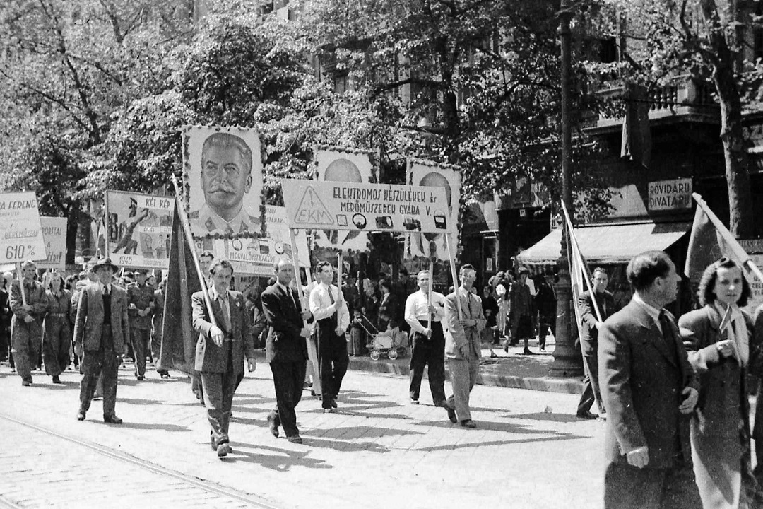 TATABÁNYA MÁJUS 1. A rabszolgatörvényt vagy a helyi gazdasági migránsokat ünnepeljük?