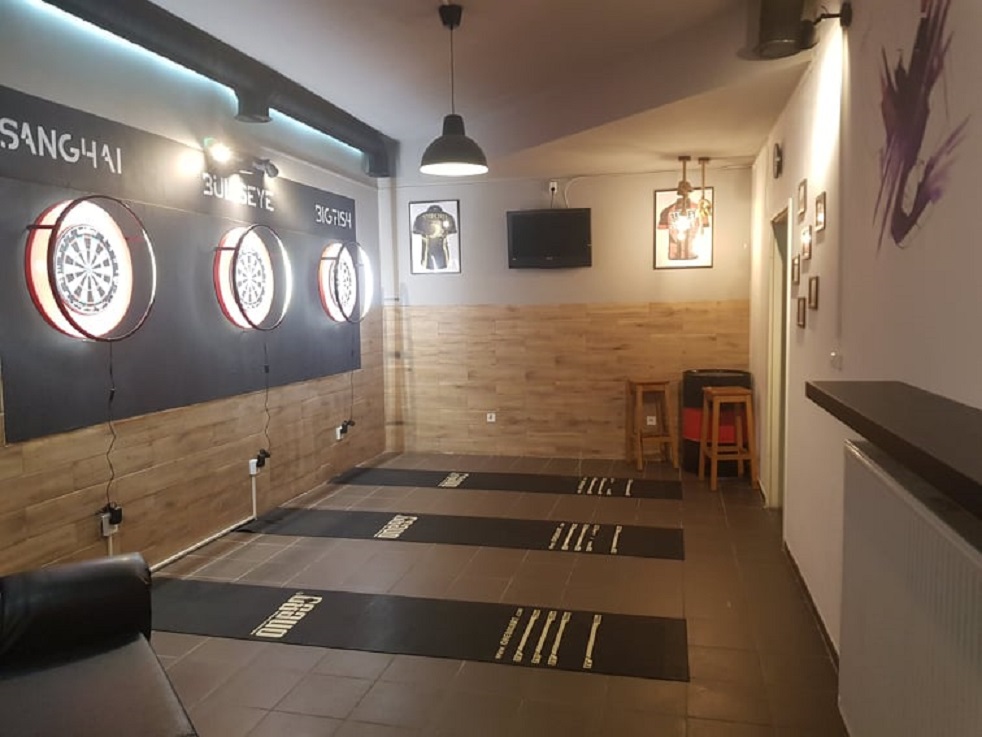 VENDÉGLÁTÓS TÚLÉLÉS TATABÁNYÁN: A legendás Sarokház (Corner Pub) új útra lépett