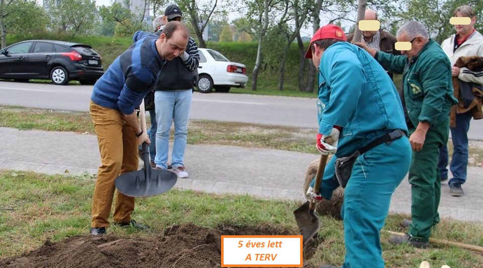 ESCSÉ ÜNNEPELTE A TATABÁNYAI TERVET: 5 éve történt, hogy Orbánnal ígérhetett együtt