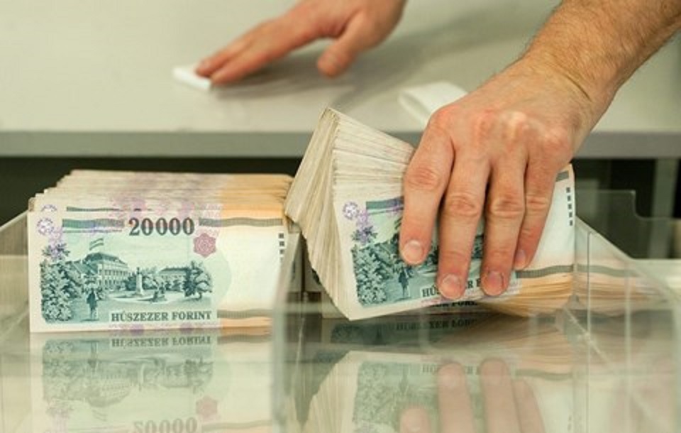 MILLIÁRDOS SZÁMLAGYÁROSRÓL DÖNTENEK TATABÁNYÁN! Amerikából rángatták haza
