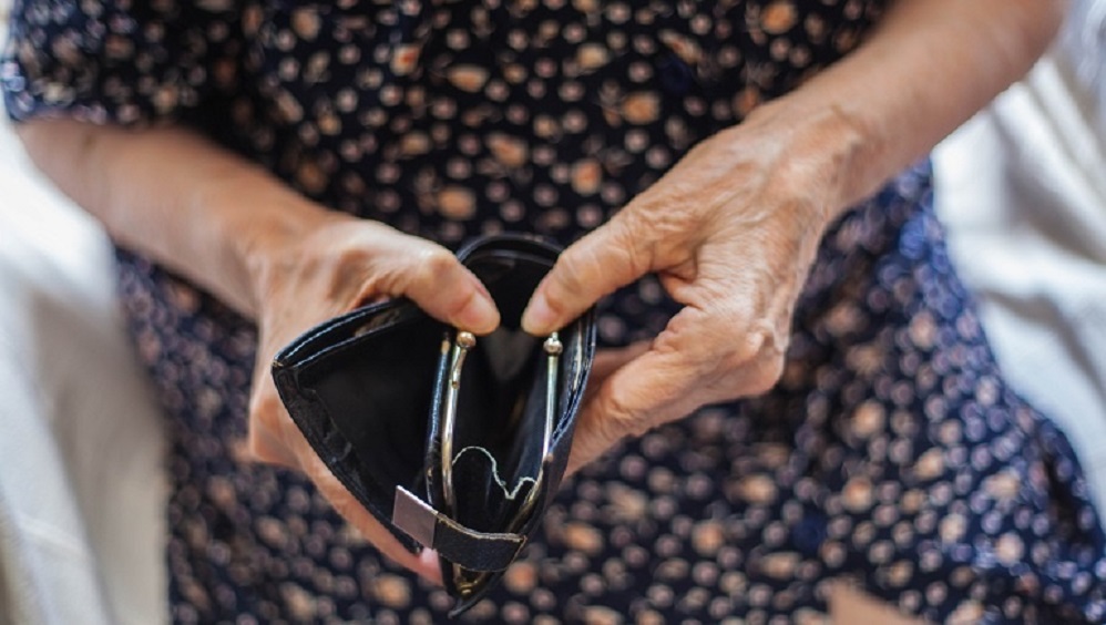 ÁTFOGÓ VÁLTOZÁS JÚLIUSTÓL: Sokak nyugdíját újraszámolhatják