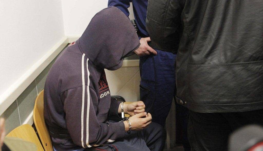 TATABÁNYAI  HAJLÉKTALANGYILKOS: Egy év fogház Apollónak pluszban, mert hazudott a bíróságon