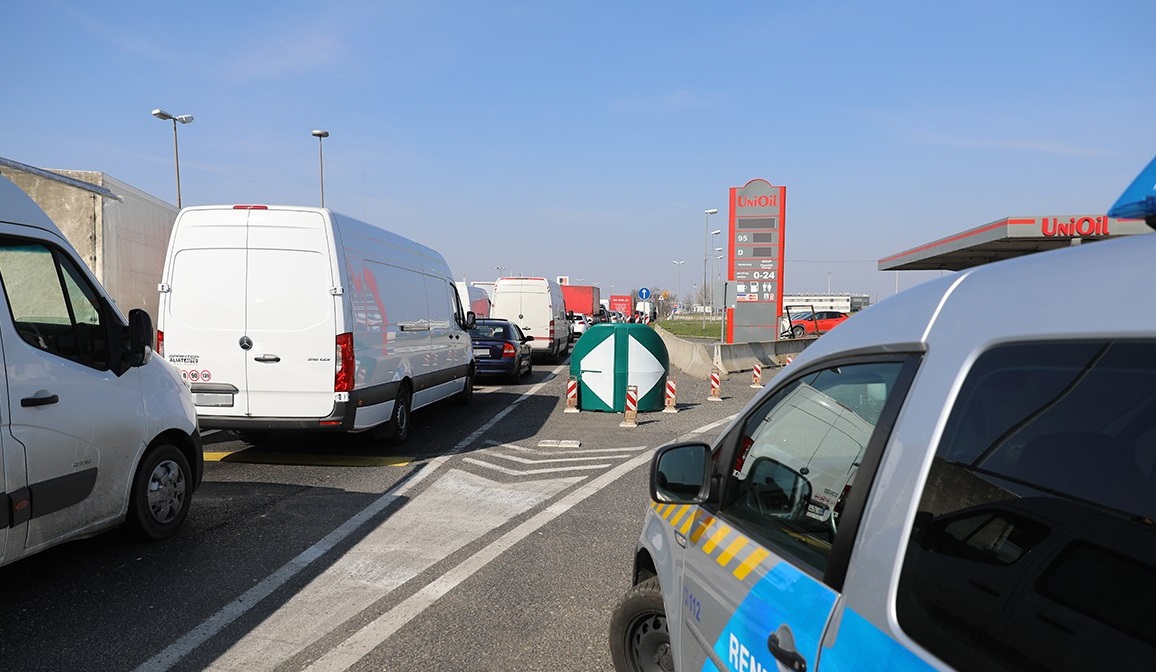 BRUTÁLIS DUGÓ VÁR AZ M1-ESEN AUSZTRIA FELÉ: Hegyeshalomnál hosszú órákat várhatsz