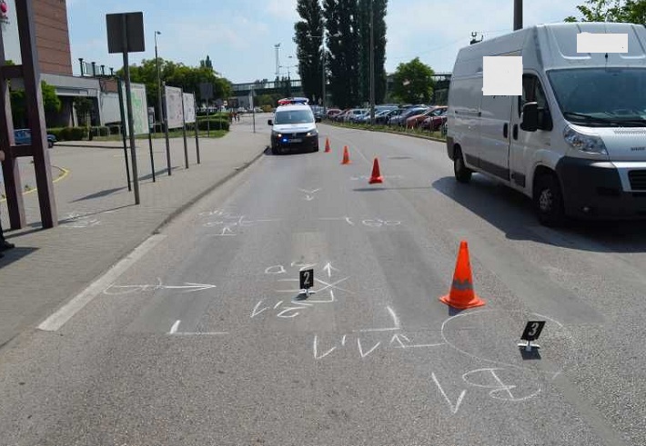 TATABÁNYAI AUTÓBUSZÁLLOMÁSNÁL, A ZEBRÁN GÁZOLT! Még jó, hogy nem volt részeg