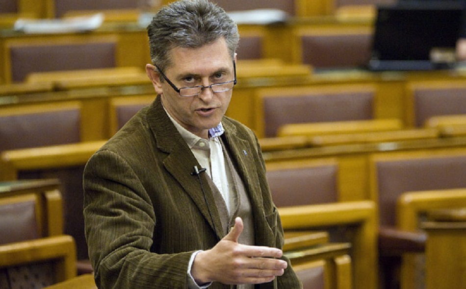 BENCSIK ELÁRULJA A TATABÁNYAIAKAT? Hiába volt hosszú ideig vezetője a városnak