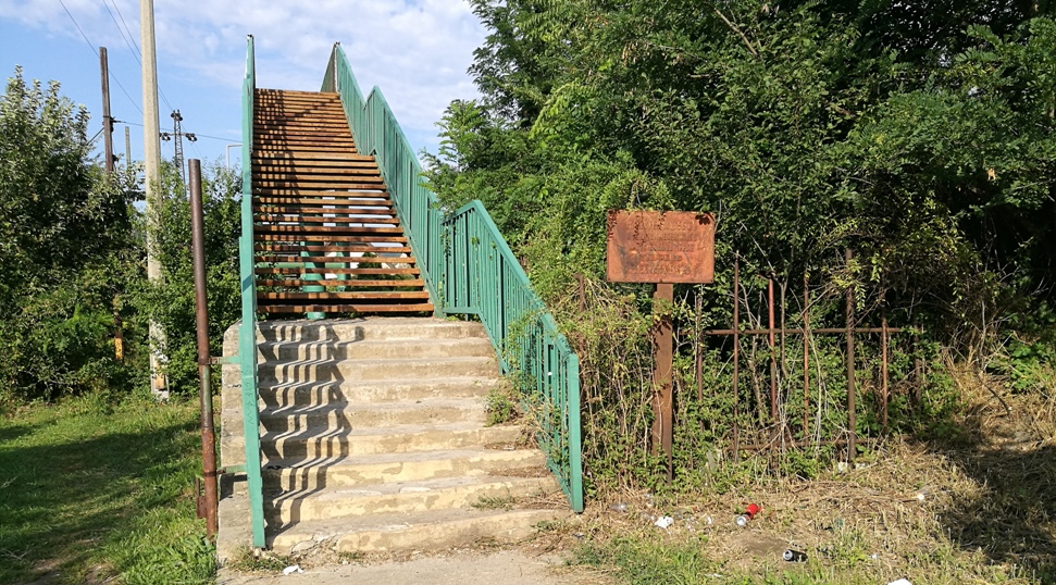 feluljaro-oregbanhida01.jpg