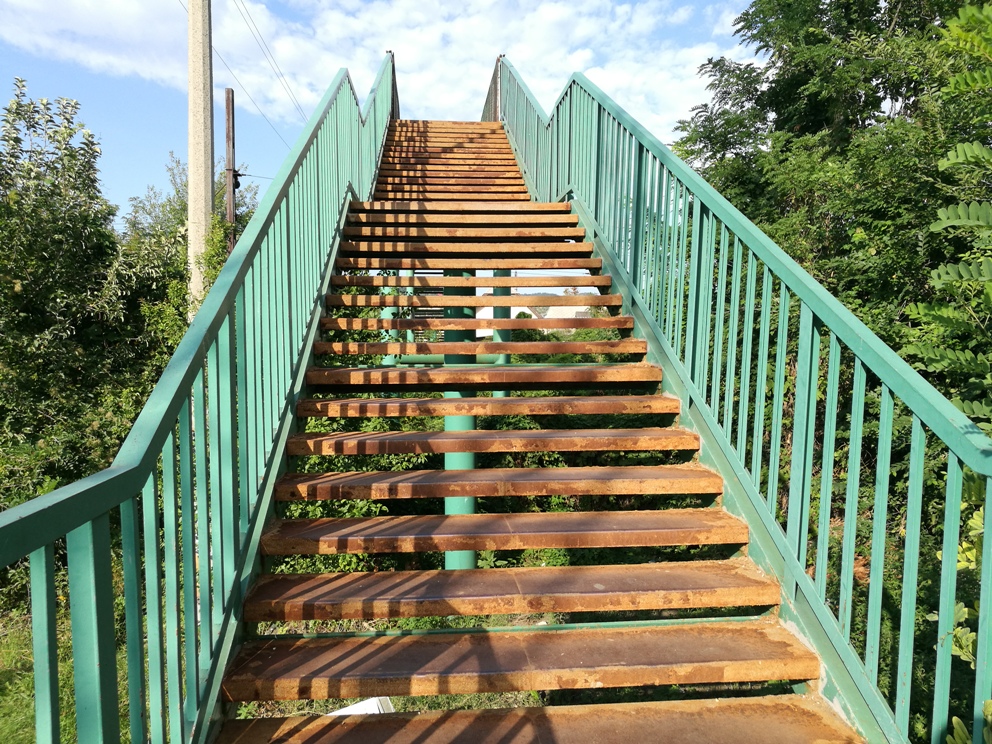 feluljaro-oregbanhida02.jpg