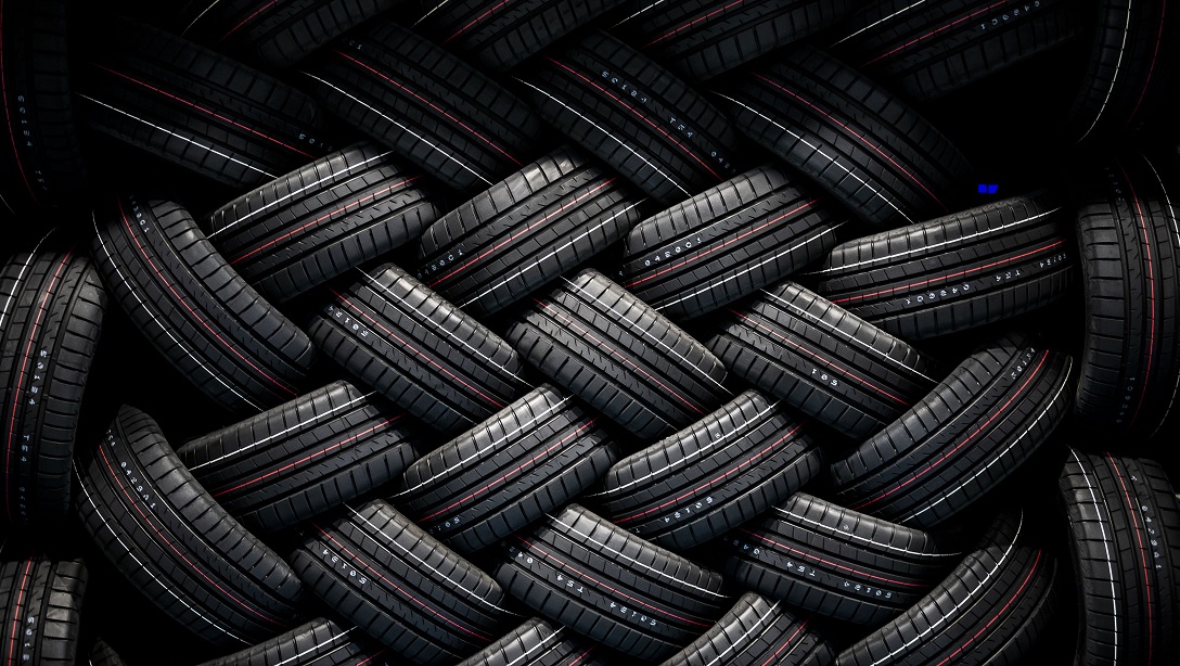 AZ ADÓFIZETŐK 826 MILLIÓT ADTAK A TATABÁNYAI BRIDGESTONE-NAK! Ma avatták az új raktárat