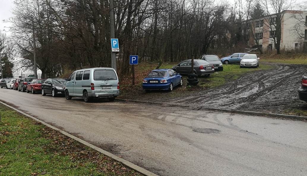 Extrém autóverseny pályával bővítették Gyémánt parkolóját vagy szimplán csak alkalmatlan a terület, ez itt a “kérdés”?