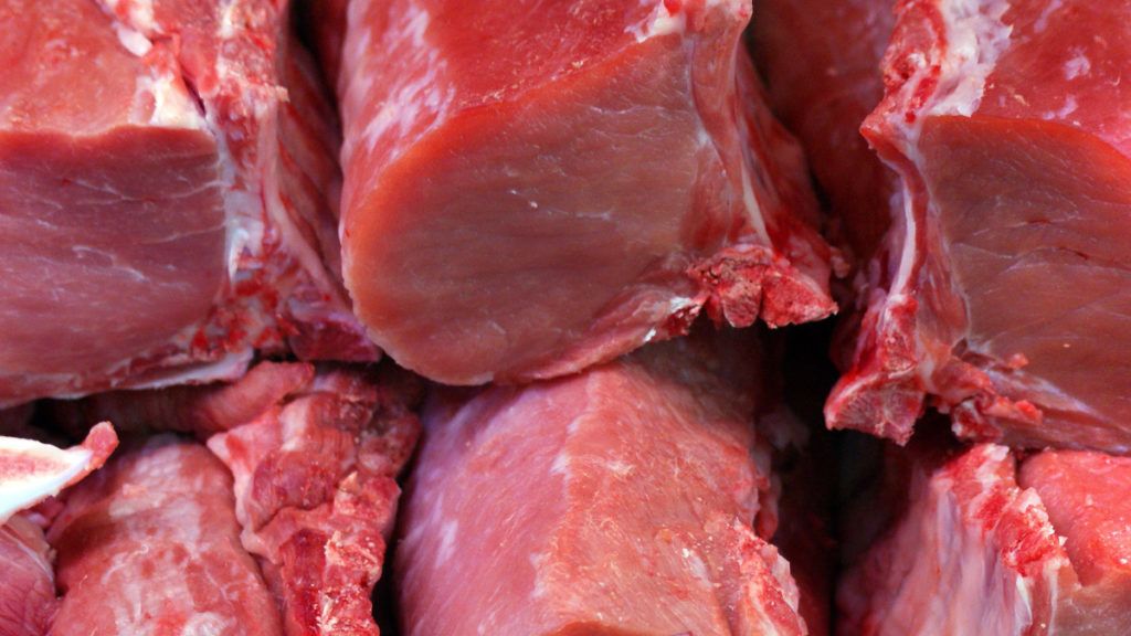 ROBBAN A HÚS ÁRA: Csak a gazdagok esznek majd rántott húst Tatabányán is?